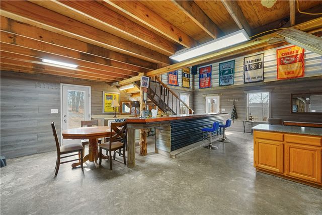 553 Madison 6615, Huntsville, AR 72740