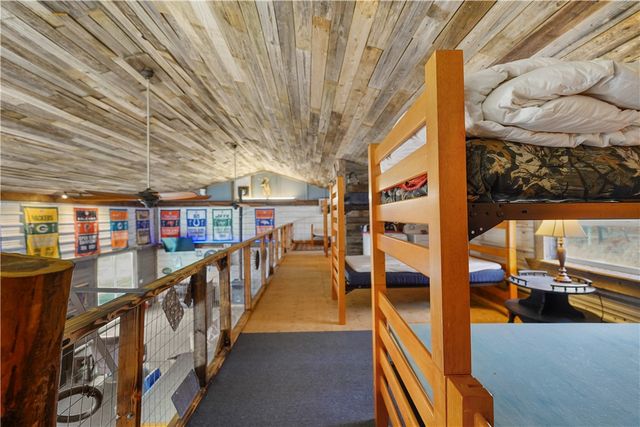 553 Madison 6615, Huntsville, AR 72740