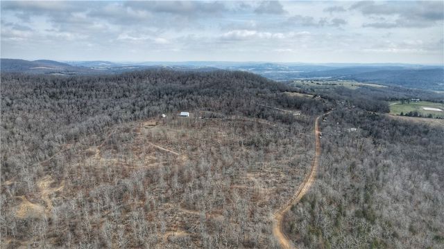 553 Madison 6615, Huntsville, AR 72740