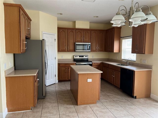 8810 CAMERON CREST DRIVE, Tampa, FL 33626