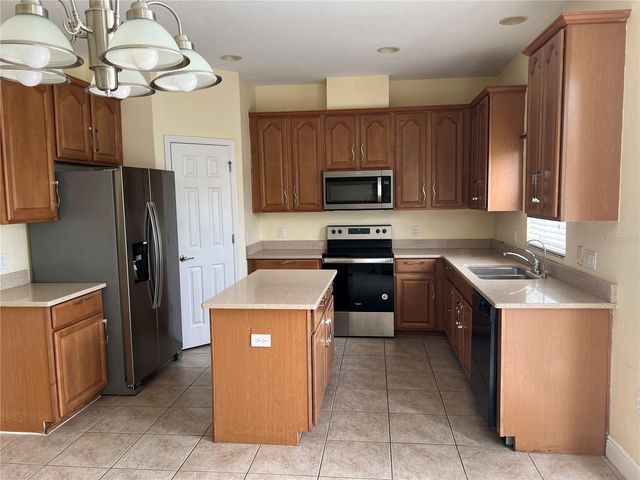 8810 CAMERON CREST DRIVE, Tampa, FL 33626