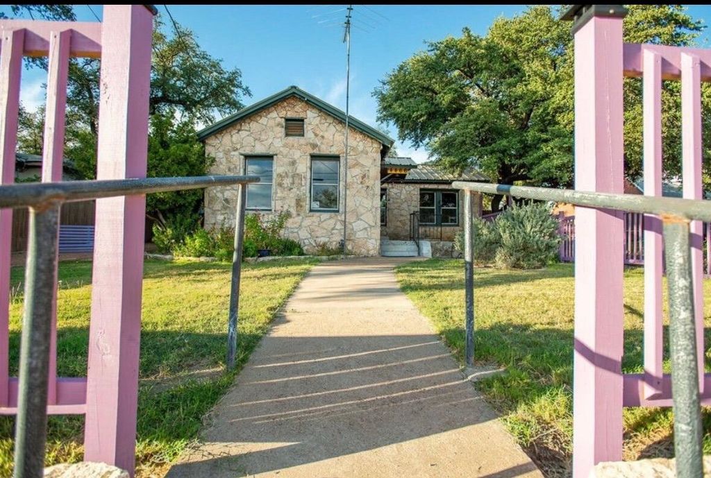 Image 6 of property listing at 4466 Ford Street, Christoval, TX 76935