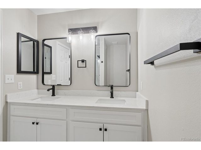 10606 Hyacinth Ct, Highlands Ranch, CO 80129
