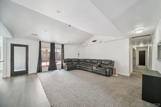 7705 N 127th East Avenue, Owasso, OK 74055