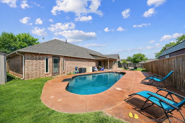 7705 N 127th East Avenue, Owasso, OK 74055