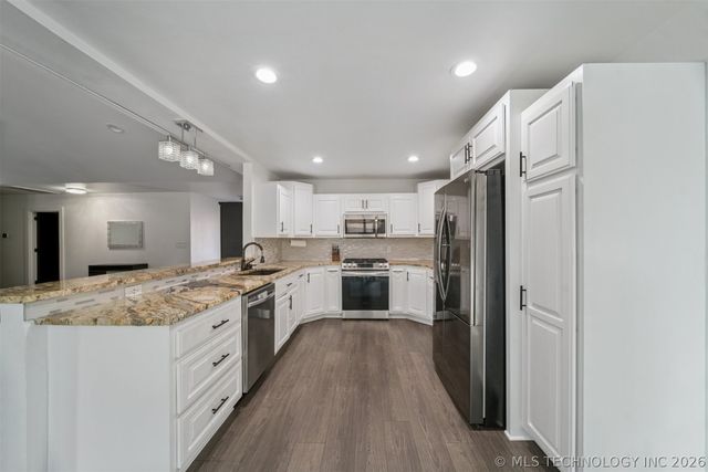 7705 N 127th East Avenue, Owasso, OK 74055