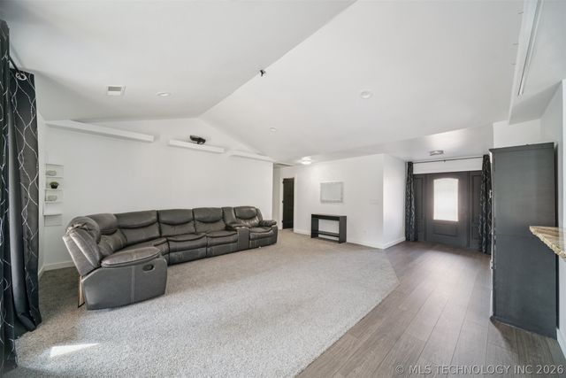 7705 N 127th East Avenue, Owasso, OK 74055