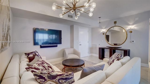 6365 Collins Ave 3802, Miami Beach, FL 33141