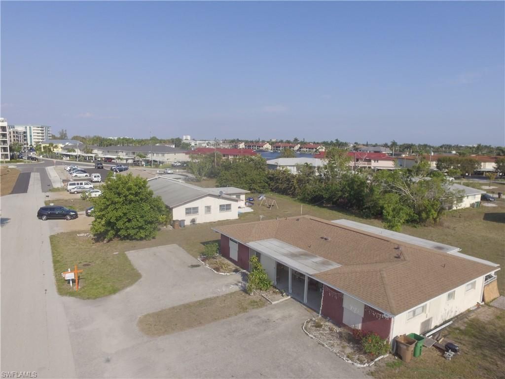 326 Palmetto DR, Cape Coral, FL 33904