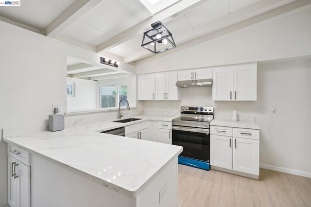 776 Poinciana St, Hayward, CA 94545