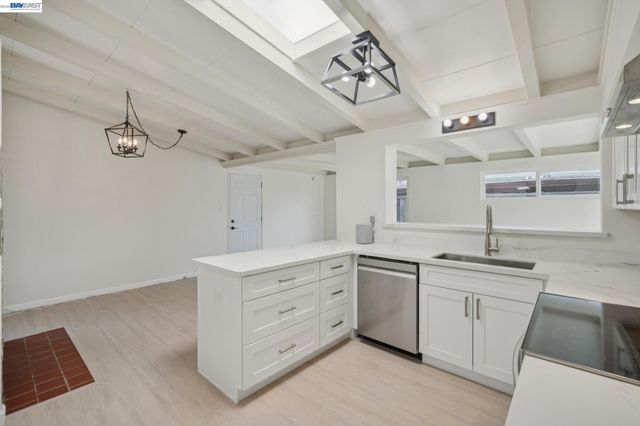 776 Poinciana St, Hayward, CA 94545