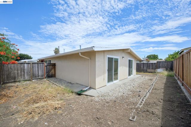 776 Poinciana St, Hayward, CA 94545