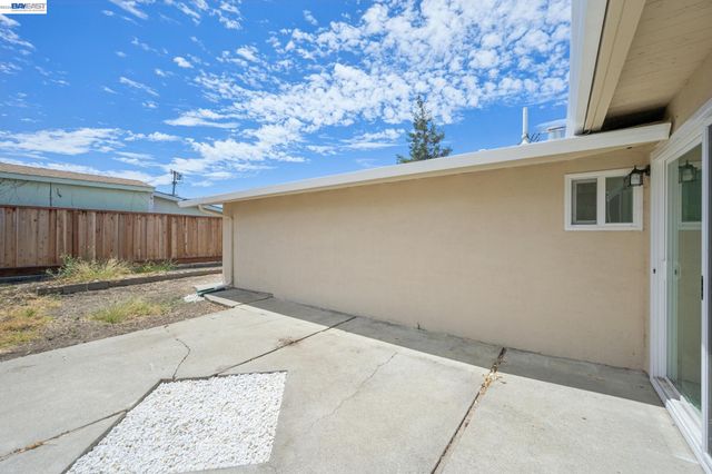 776 Poinciana St, Hayward, CA 94545