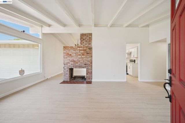 776 Poinciana St, Hayward, CA 94545