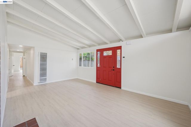 776 Poinciana St, Hayward, CA 94545