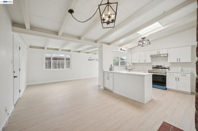 776 Poinciana St, Hayward, CA 94545