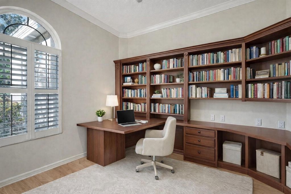 Image 16 of property listing at 10084 CHERRY HILLS AVE CIR, Bradenton, FL 34202