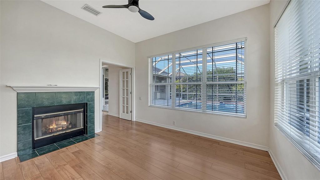 Image 30 of property listing at 10084 CHERRY HILLS AVE CIR, Bradenton, FL 34202