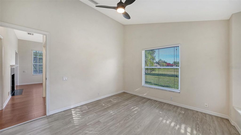 Image 31 of property listing at 10084 CHERRY HILLS AVE CIR, Bradenton, FL 34202