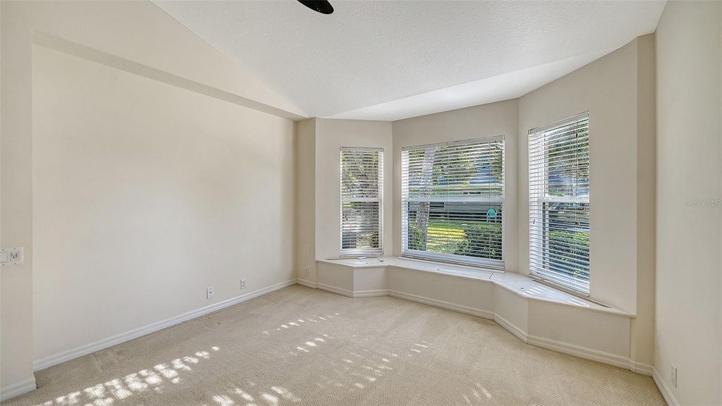 Image 32 of property listing at 10084 CHERRY HILLS AVE CIR, Bradenton, FL 34202