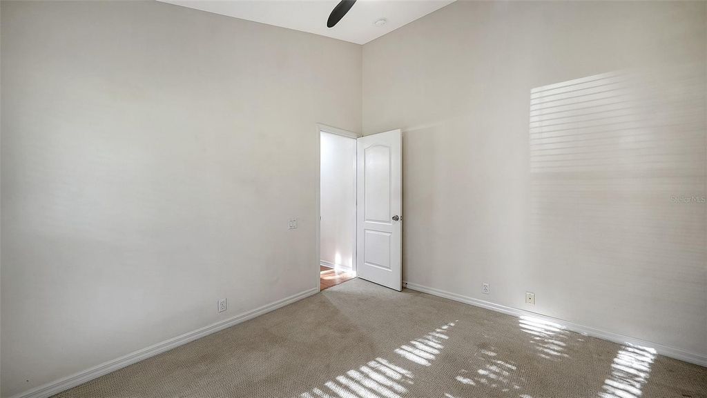 Image 36 of property listing at 10084 CHERRY HILLS AVE CIR, Bradenton, FL 34202