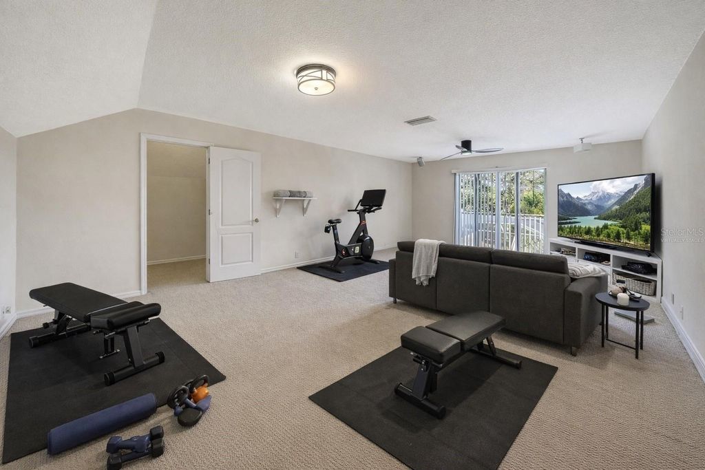 Image 40 of property listing at 10084 CHERRY HILLS AVE CIR, Bradenton, FL 34202