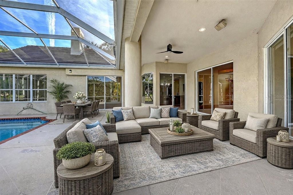 Image 52 of property listing at 10084 CHERRY HILLS AVE CIR, Bradenton, FL 34202