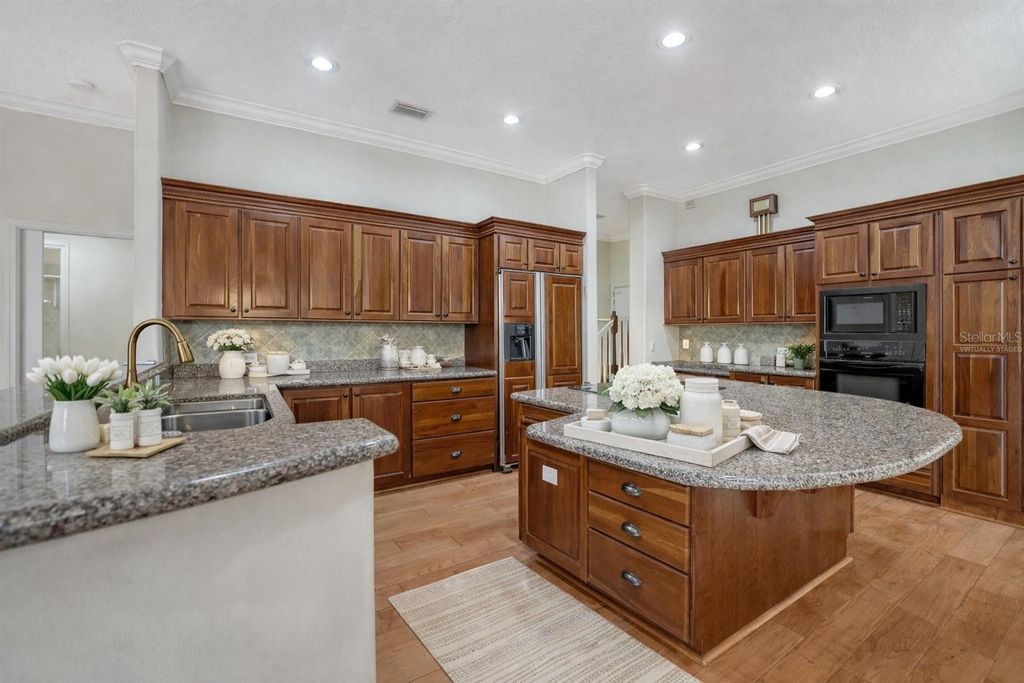 Image 64 of property listing at 10084 CHERRY HILLS AVE CIR, Bradenton, FL 34202