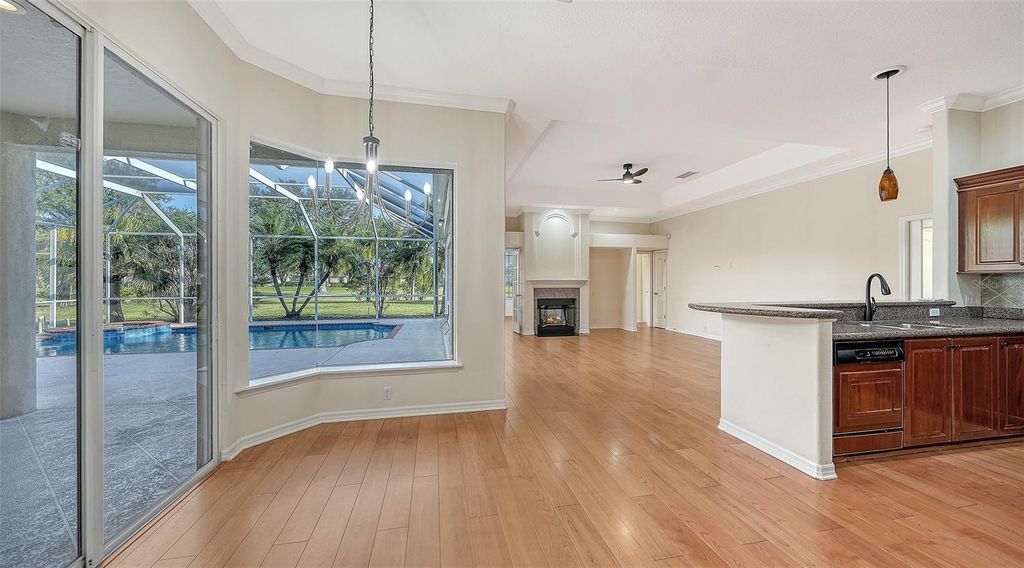 Image 74 of property listing at 10084 CHERRY HILLS AVE CIR, Bradenton, FL 34202