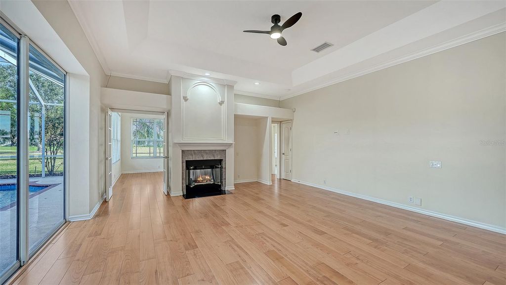 Image 78 of property listing at 10084 CHERRY HILLS AVE CIR, Bradenton, FL 34202