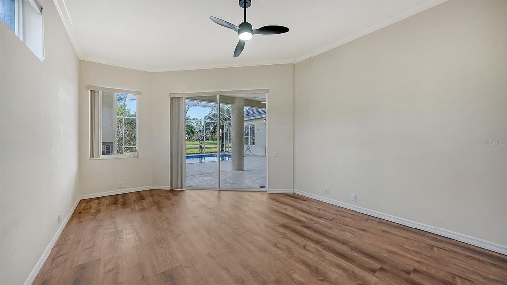 Image 86 of property listing at 10084 CHERRY HILLS AVE CIR, Bradenton, FL 34202