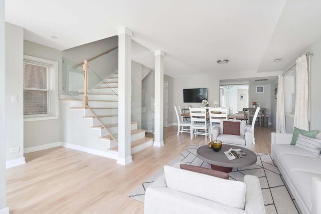 2534 W Haddon Avenue, Chicago, IL 60622