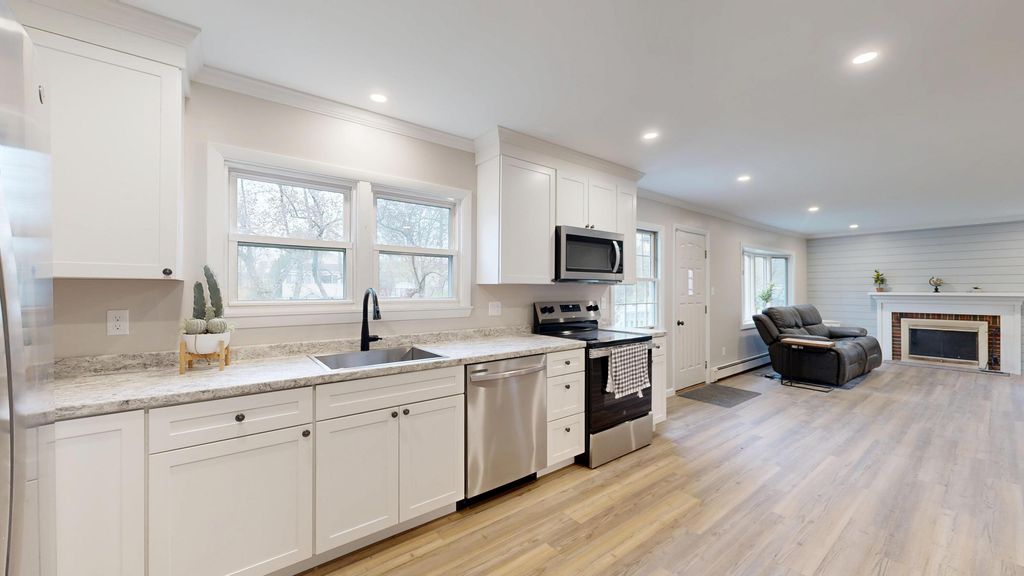 10 Riley Street, Lewiston, ME 04240 — photo 5