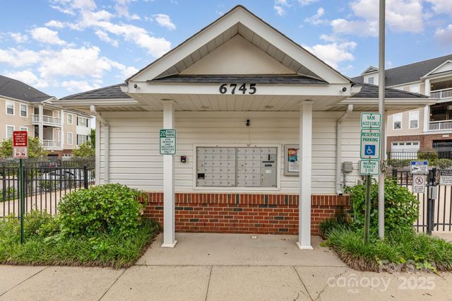3158 Walnut Park Drive, Charlotte, NC 28262