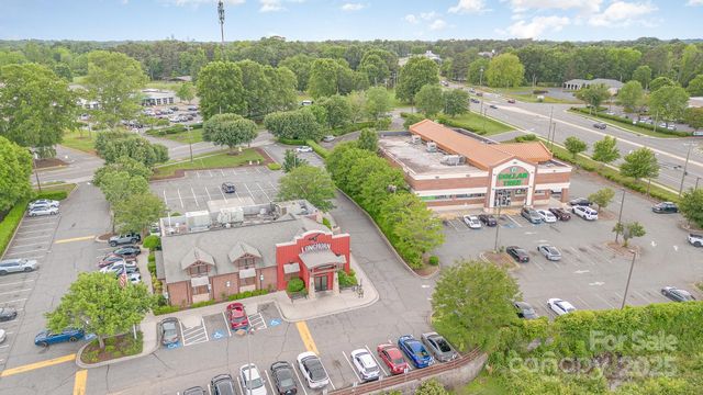 3158 Walnut Park Drive, Charlotte, NC 28262
