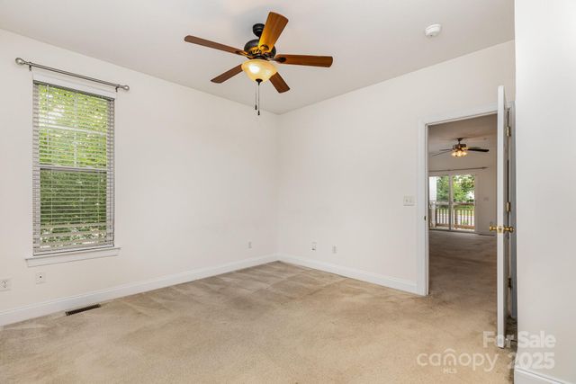 3158 Walnut Park Drive, Charlotte, NC 28262