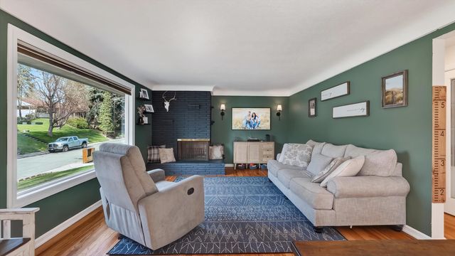 3033 W Litchfield Pl, Spokane, WA 99205