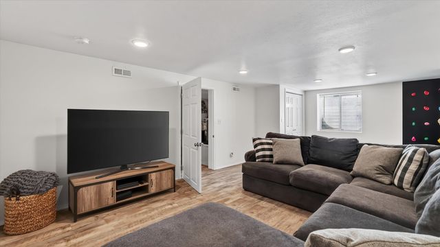 3033 W Litchfield Pl, Spokane, WA 99205