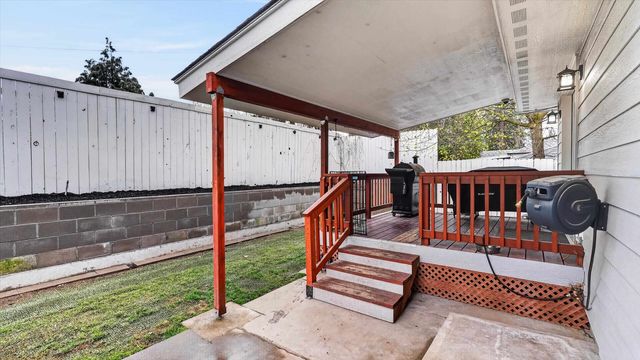 3033 W Litchfield Pl, Spokane, WA 99205