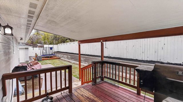 3033 W Litchfield Pl, Spokane, WA 99205