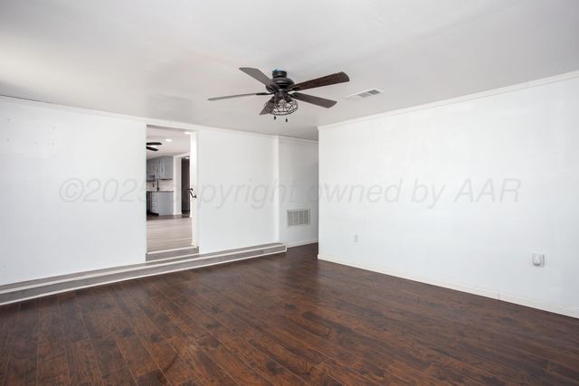 224 E WILLOW CREEK Drive, Amarillo, TX 79108