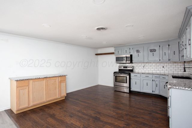 224 E WILLOW CREEK Drive, Amarillo, TX 79108