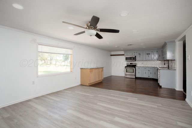 224 E WILLOW CREEK Drive, Amarillo, TX 79108