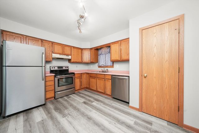 9619 Woods Lane, Hebron, IL 60034