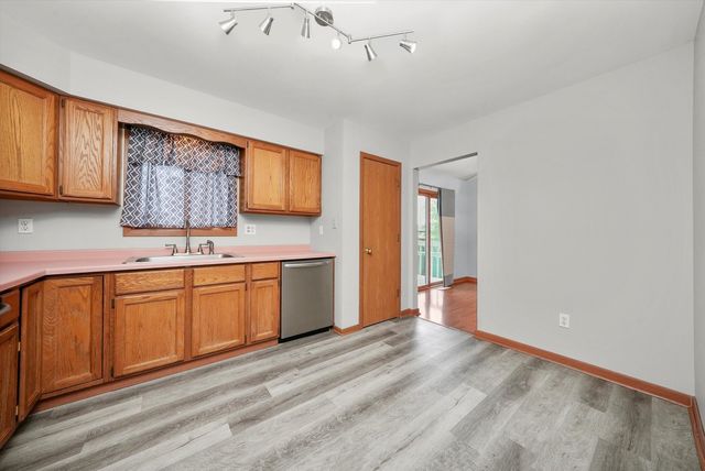 9619 Woods Lane, Hebron, IL 60034