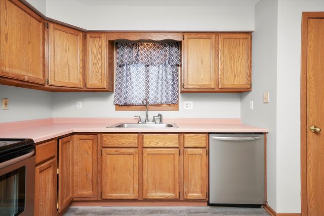 9619 Woods Lane, Hebron, IL 60034