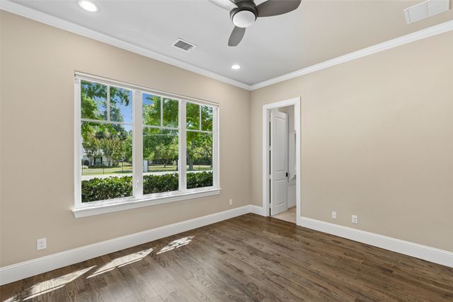 2737 Farmers Branch Lane, Farmers Branch, TX 75234