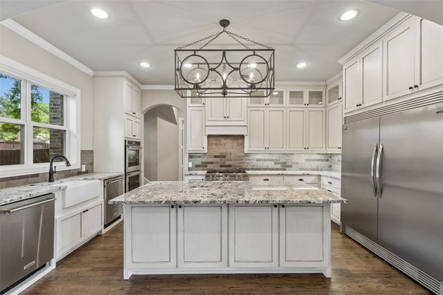 2737 Farmers Branch Lane, Farmers Branch, TX 75234