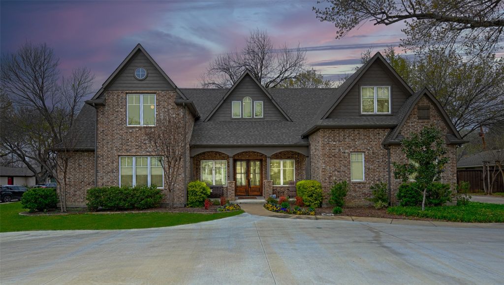 2737 Farmers Branch Lane, Farmers Branch, TX 75234