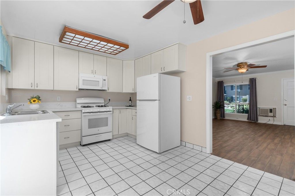 660 S Glassell Street 45, Orange, CA 92866 — photo 4